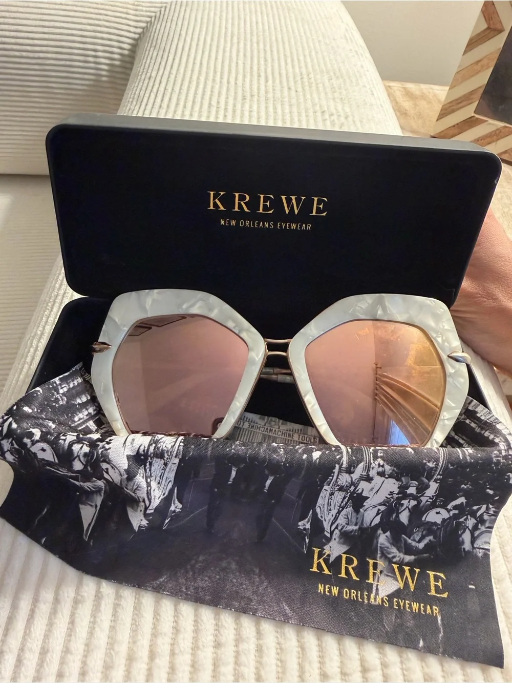 KREWE Octavia Sunglasses in Rose Gold and Pearl